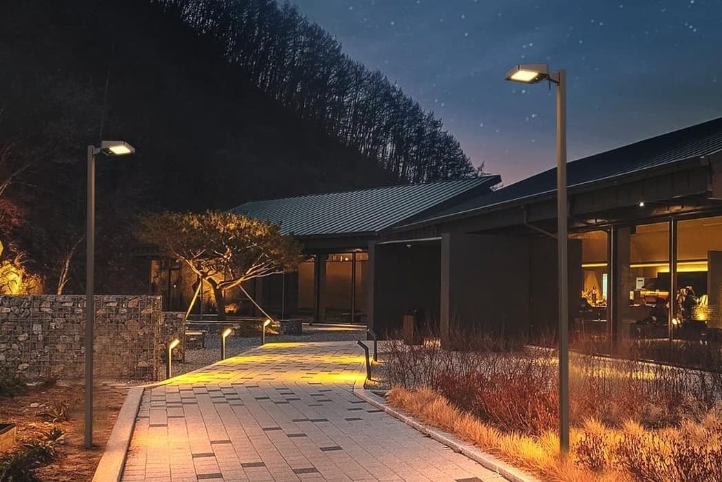 Solar Street Light 30W 5000Lm 2700K-5700K Smart Operation thumbnail 4