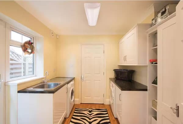 Linear_Wraparound-Laundry_Rooms
